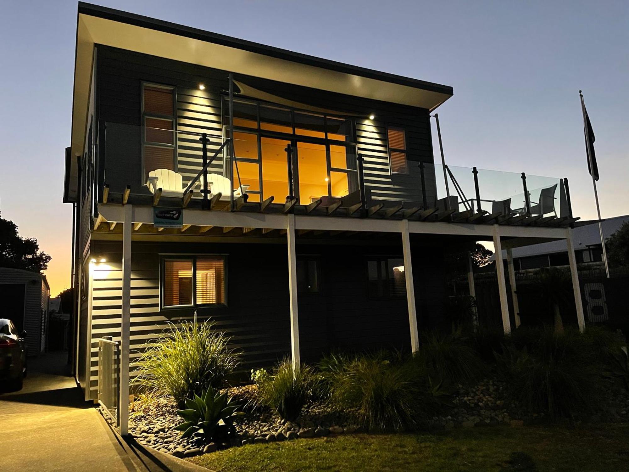 Oceans 8 - Mangawhai Heads Holiday Home Экстерьер фото