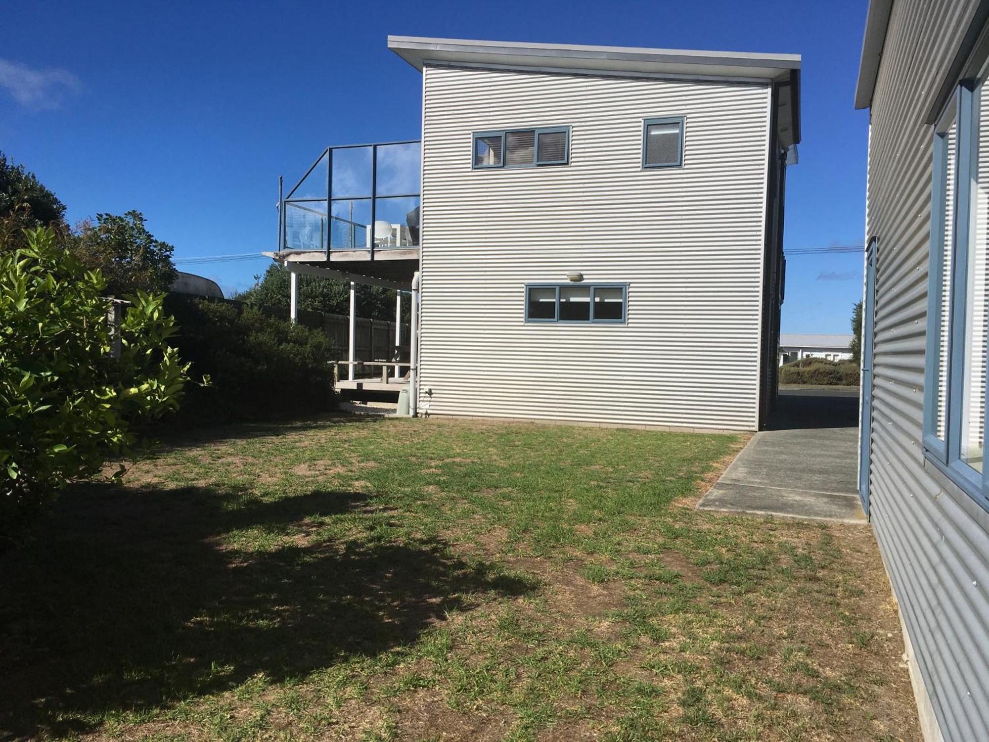 Oceans 8 - Mangawhai Heads Holiday Home Экстерьер фото
