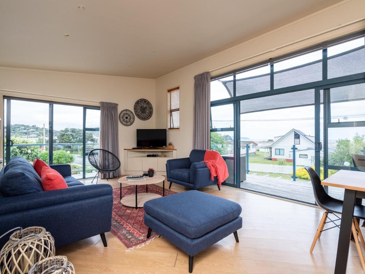 Oceans 8 - Mangawhai Heads Holiday Home Экстерьер фото