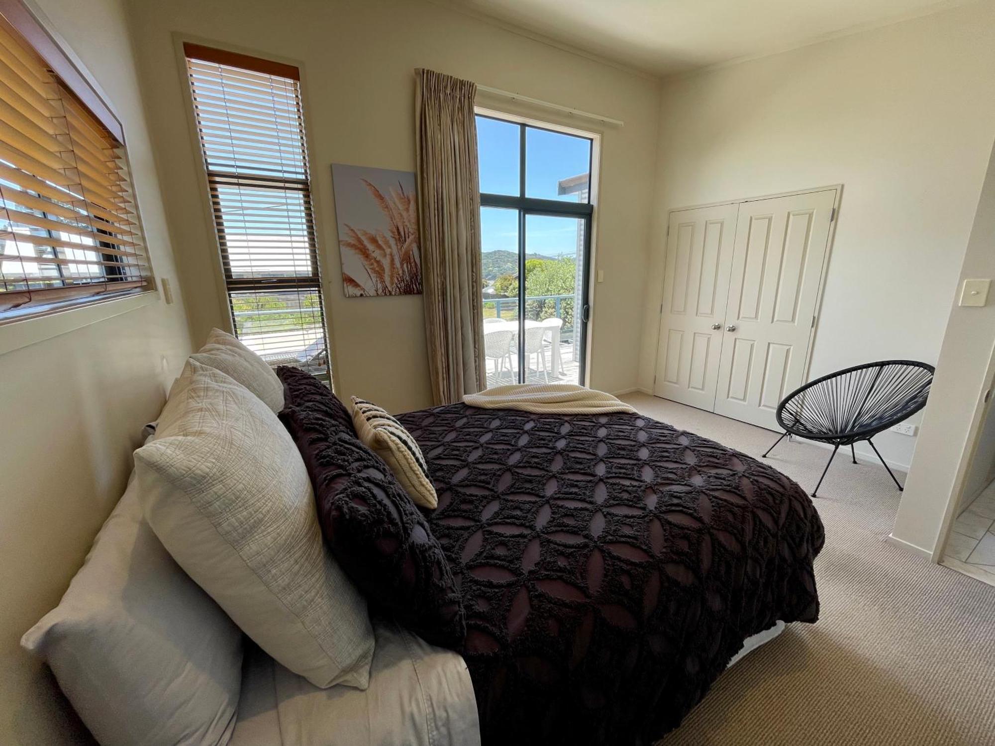 Oceans 8 - Mangawhai Heads Holiday Home Экстерьер фото