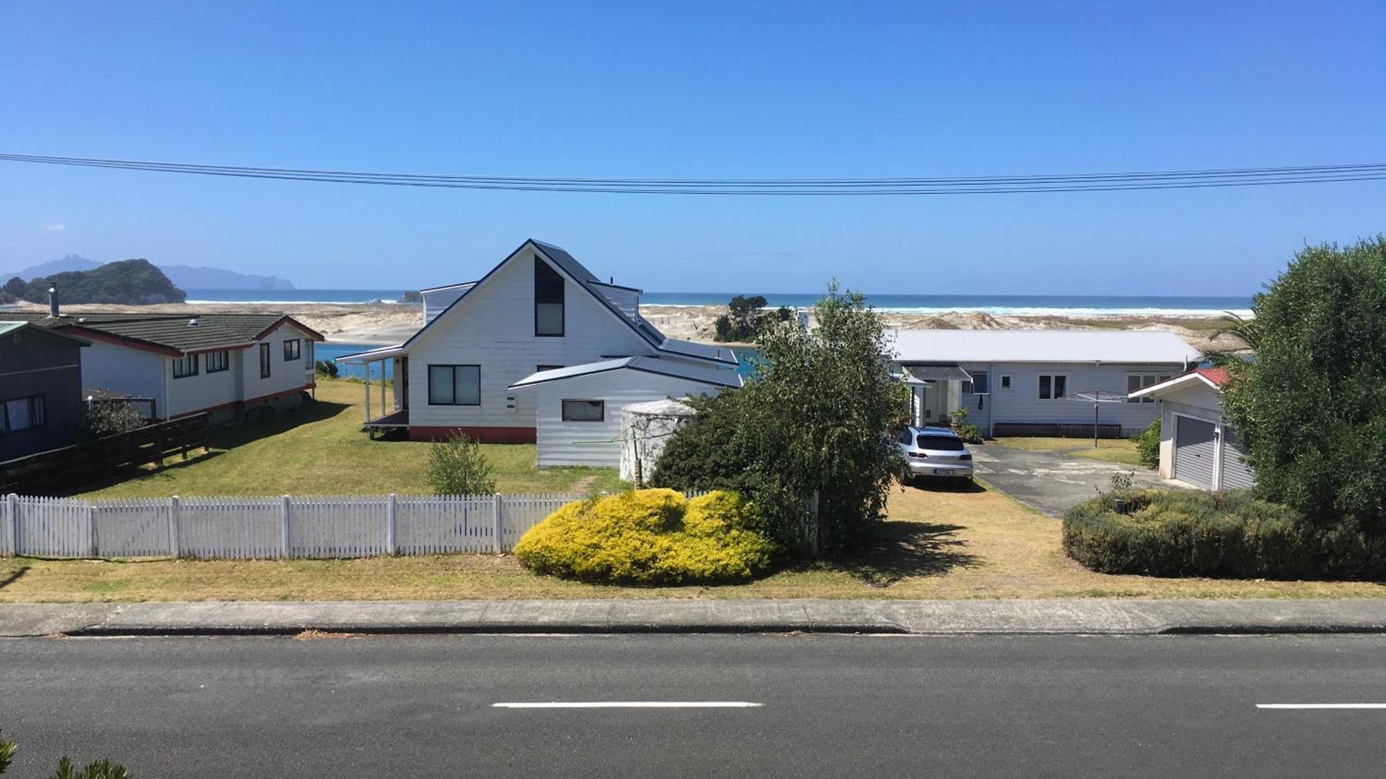 Oceans 8 - Mangawhai Heads Holiday Home Экстерьер фото