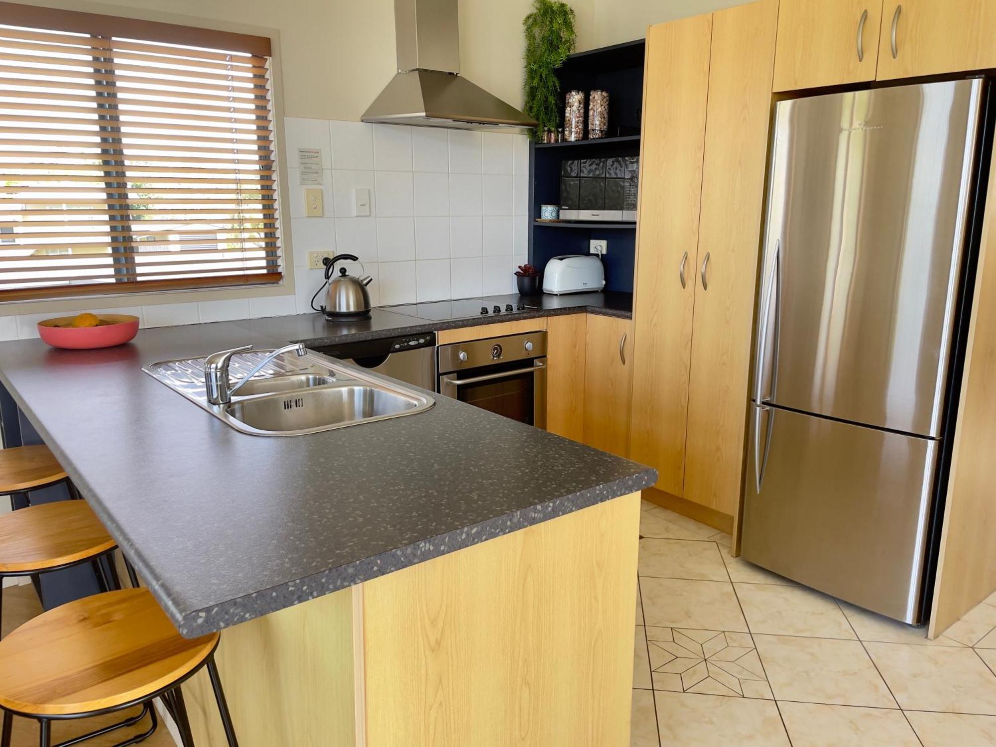 Oceans 8 - Mangawhai Heads Holiday Home Экстерьер фото